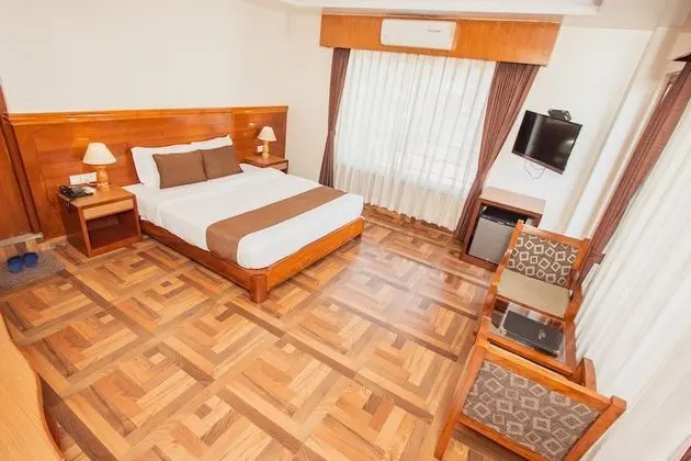 Deluxe Tek Büyük Yataklı Oda, Balkon