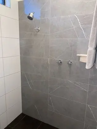 Oda, Sigara İçilmez (Queen + Single Bed)