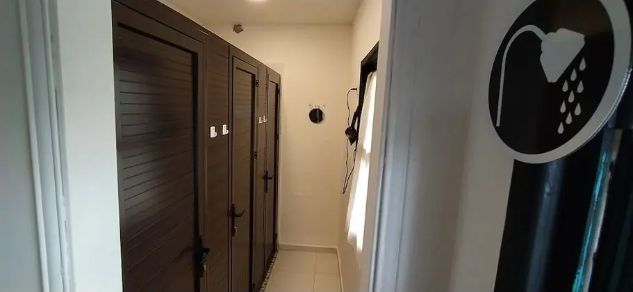 Basic Ortak Ranzalı Oda, Sadece kadınlar için, Ortak Banyo