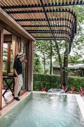 Summer Pool Villas