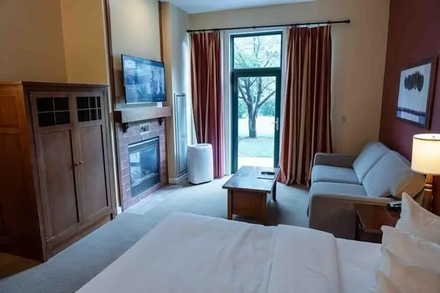 Deluxe Stüdyo, Şömine