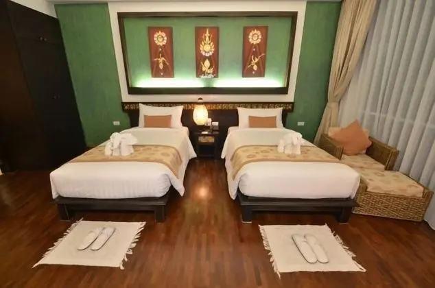 Deluxe Twin Bed Room