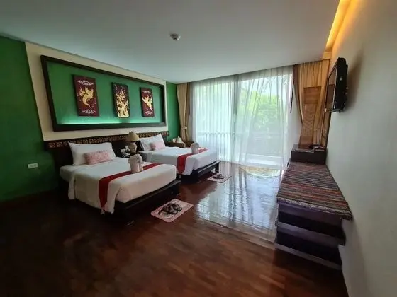 Deluxe Twin Bed Room