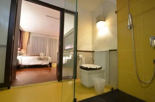 Deluxe Twin Bed Room