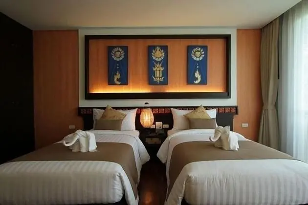 X-Deluxe Twin Bed Room