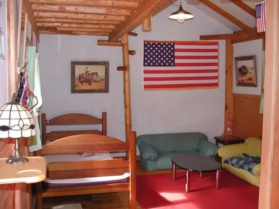 Ev, Sigara İçilmez (Log, for up to 5 People, Run of House)