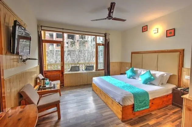 Deluxe Tek Büyük Yataklı Oda, 1 Yatak Odası, Balkon, Şehir Manzaralı