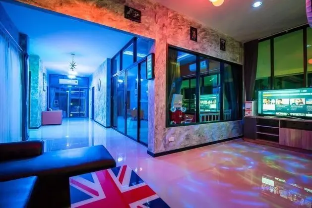 5-Bedroom Villa with Pool View