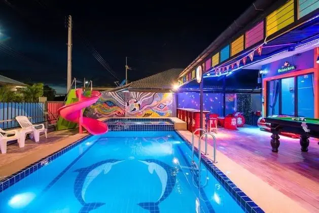 5-Bedroom Villa with Pool View