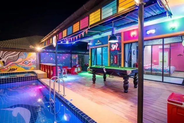 5-Bedroom Villa with Pool View