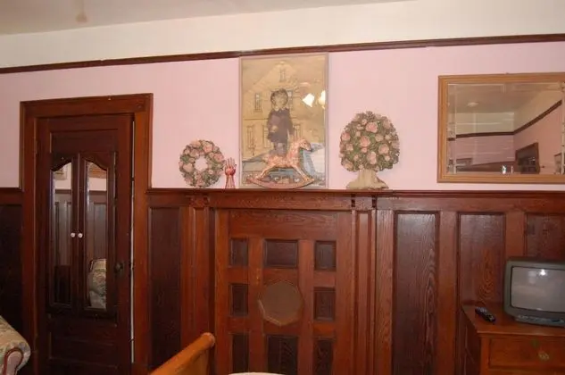 Traditional Oda, 1 Büyük (Queen) Boy Yatak, Ortak Banyo