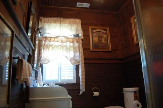 Traditional Oda, 1 Büyük (Queen) Boy Yatak, Ortak Banyo