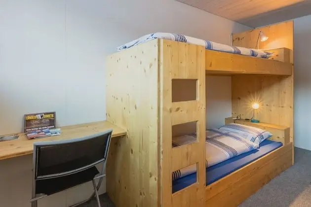 Dört Kişilik Oda, Ortak Banyo