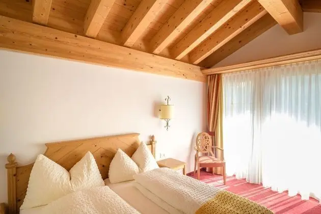 Tek Büyük Yataklı Oda (Chalet Style mit Matterhornblick)