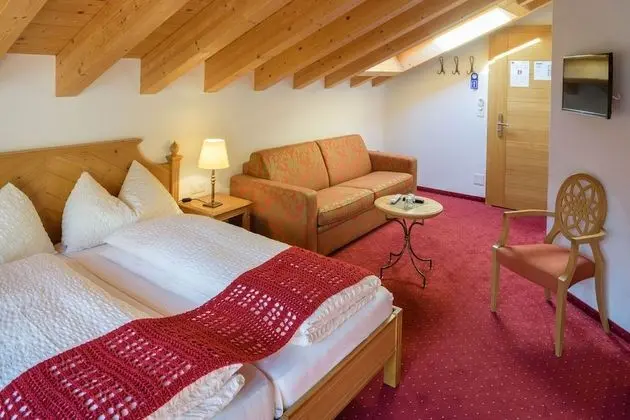 Tek Büyük Yataklı Oda (Chalet Style mit Matterhornblick)