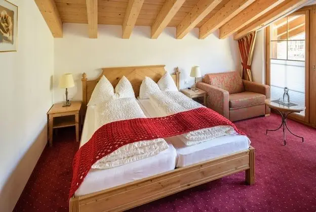 Tek Büyük Yataklı Oda (Chalet Style mit Matterhornblick)