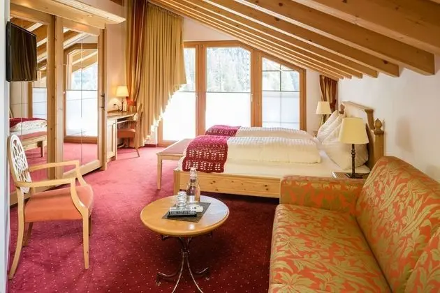 Tek Büyük Yataklı Oda (Chalet Style mit Matterhornblick)