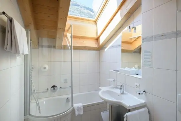 Tek Büyük Yataklı Oda (Chalet Style mit Matterhornblick)