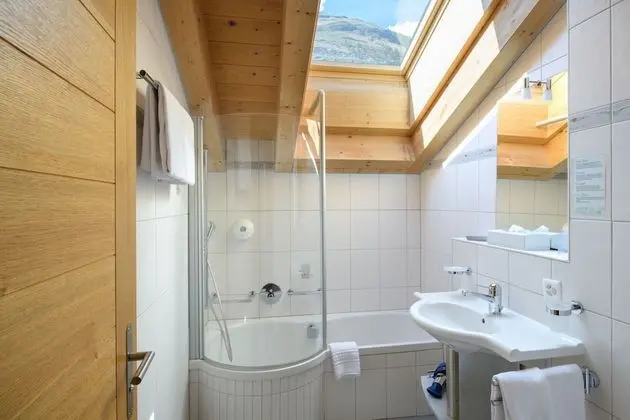 Tek Büyük Yataklı Oda (Chalet Style mit Matterhornblick)
