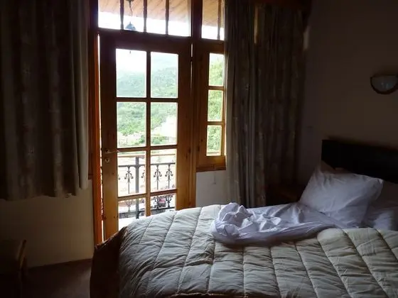Tek Büyük veya İki Ayrı Yataklı Oda, Balkon, Dağ Manzaralı