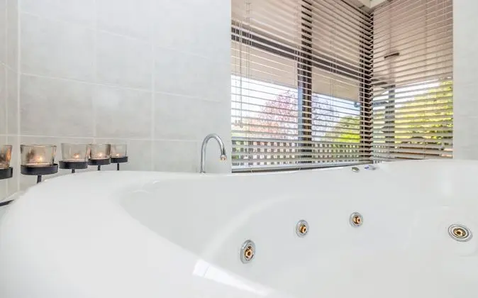 Luxury Süit, 1 Büyük (Queen) Boy Yatak, Jakuzi, Bahçe Manzaralı