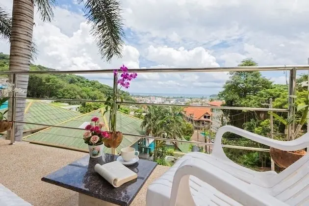 Two-Bedroom Apartment with Seaview