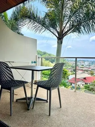 Two-Bedroom Apartment with Seaview