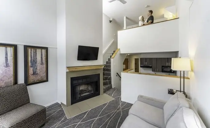 Çatı Katı (Loft), 1 Büyük (Queen) Boy Yatak ve Çekyat, Dağ Yamacı