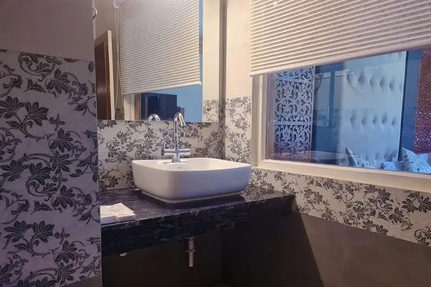 Super Deluxe Room