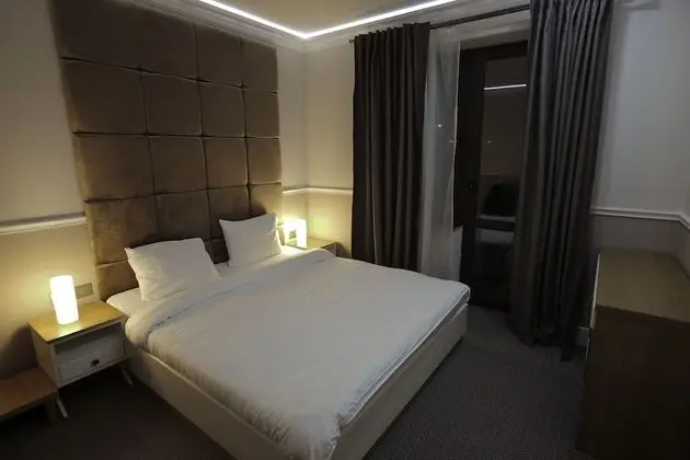 Luxury Tek Büyük Yataklı Oda