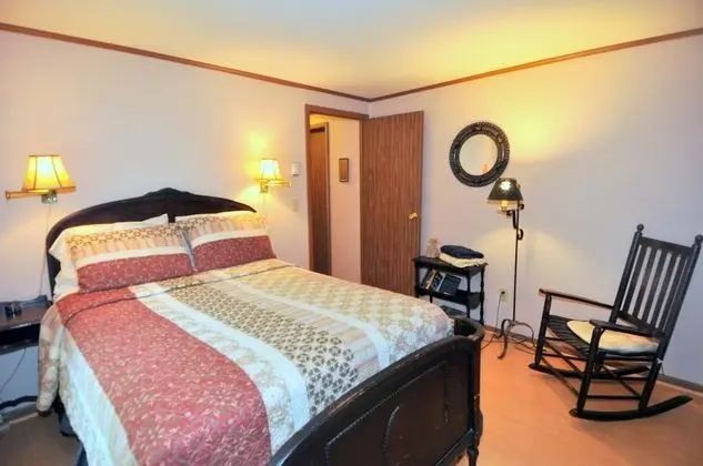 Ev, 2 Büyük (Queen) Boy Yatak, Dağ Manzaralı (Mountain View Hideaway-87 Creekview)