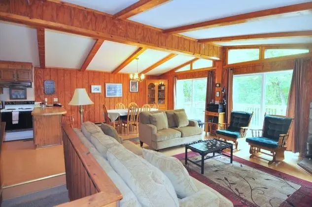 Ev, 2 Büyük (Queen) Boy Yatak, Dağ Manzaralı (Mountain View Hideaway-87 Creekview)
