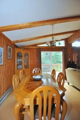 Ev, 2 Büyük (Queen) Boy Yatak, Dağ Manzaralı (Mountain View Hideaway-87 Creekview)