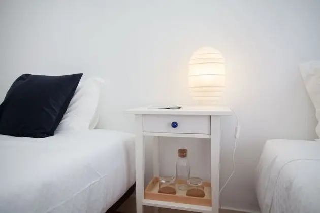 Tek Büyük veya İki Ayrı Yataklı Oda, Ortak Banyo (2)