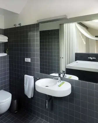 Superior Tek Büyük Yataklı Oda (Attic with Circular bathtub)