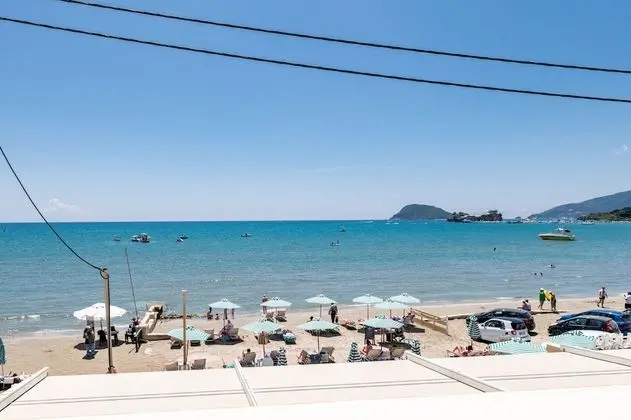 Tek Büyük Yataklı Oda, Balkon