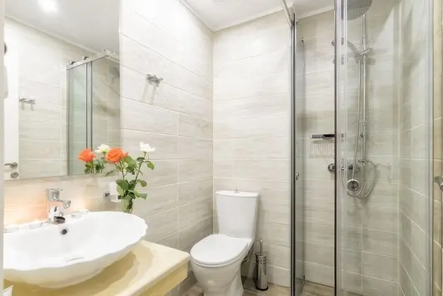 Üç Kişilik Oda, Balkon