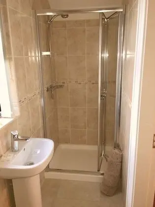 Tek Büyük Yataklı Oda, Banyolu/Duşlu, Dağ Manzaralı (Binnian)