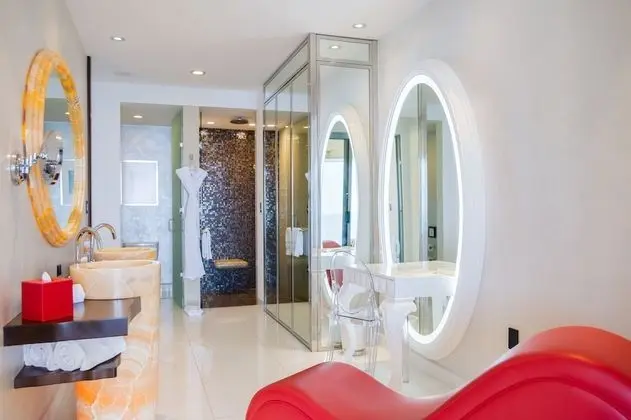 Suite South
