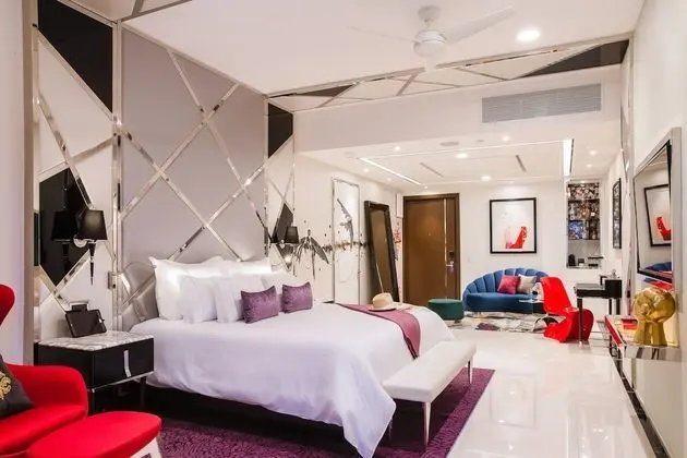 Ultra Suite South