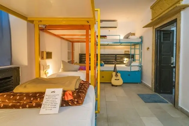 6 Bed AC Mixed Dorm