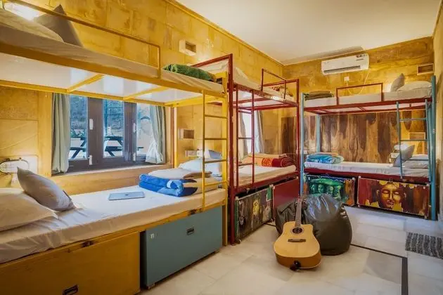 6 Bed AC Mixed Dorm