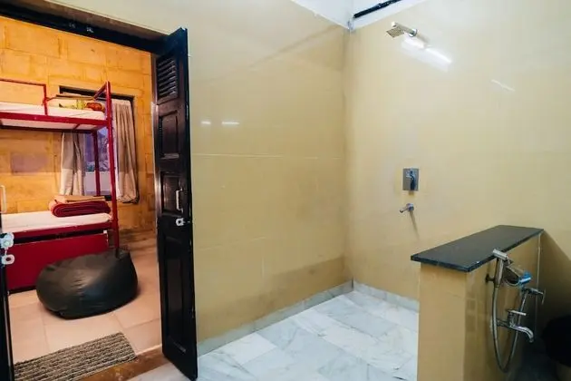 6 Bed AC Mixed Dorm
