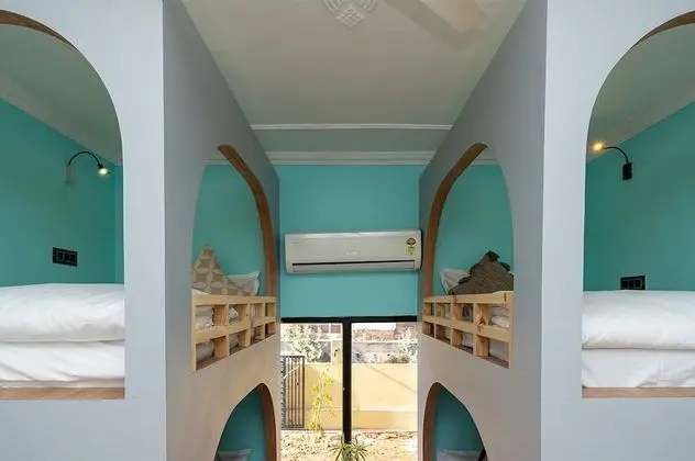 Ortak Ranzalı Oda, Karma Ranzalı Oda