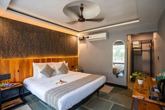 Deluxe Tek Büyük Yataklı Oda
