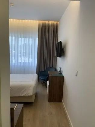 Büyük Yataklı Tek Kişilik Oda