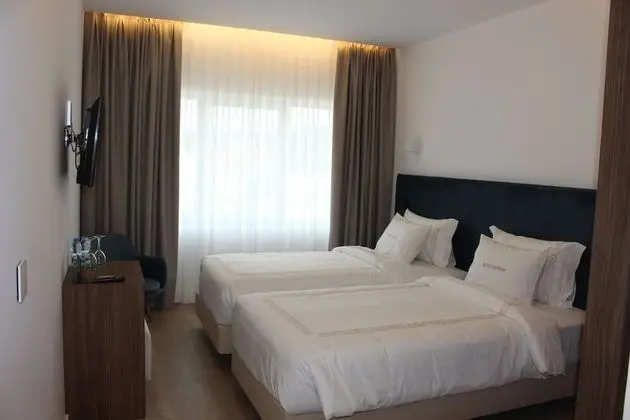 Tek Büyük veya İki Ayrı Yataklı Oda