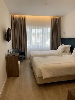 Tek Büyük veya İki Ayrı Yataklı Oda