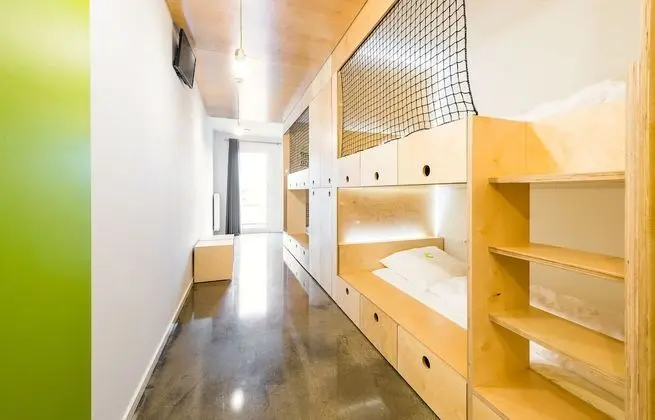 Dört Kişilik Oda, Birden Çok Yatak