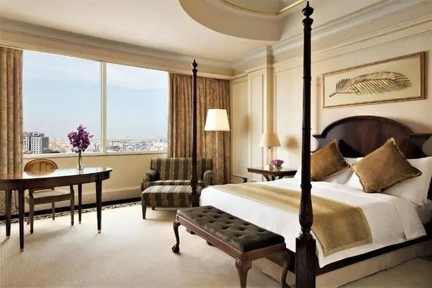 Deluxe King Partial Sea View